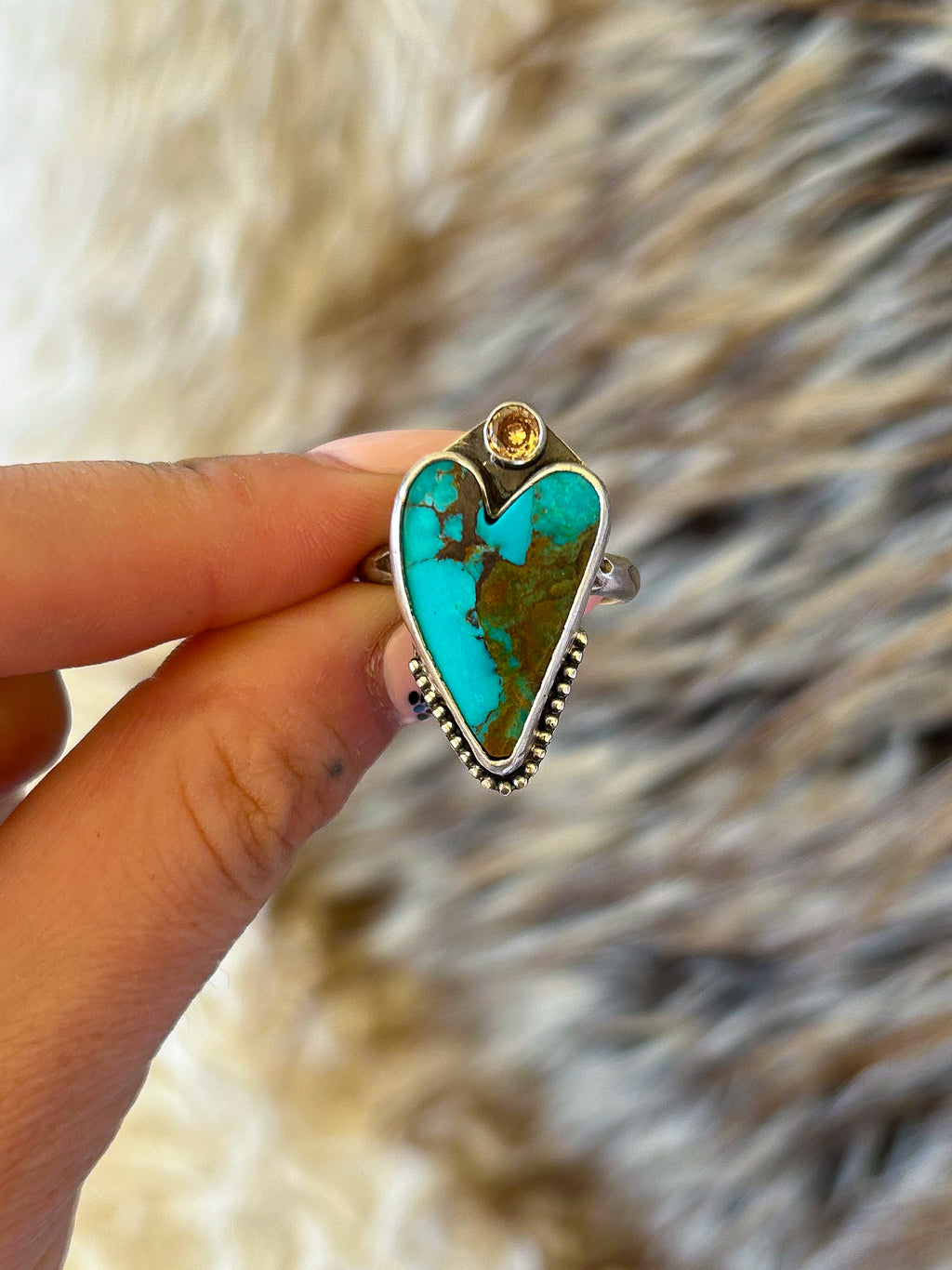 Kingman turquoise heart & topaz size 9.5